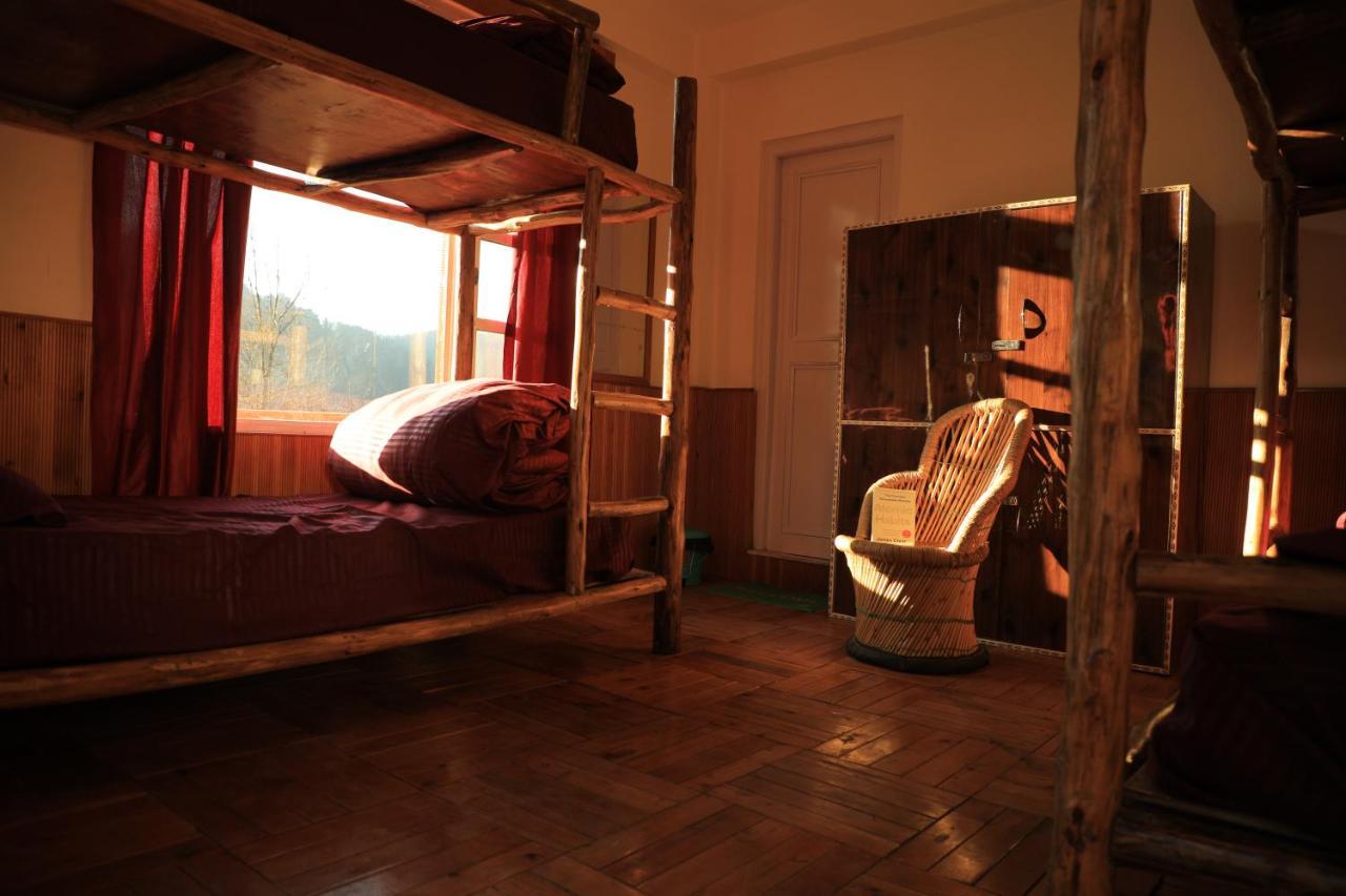 Odin Hostel Shoja Exteriör bild