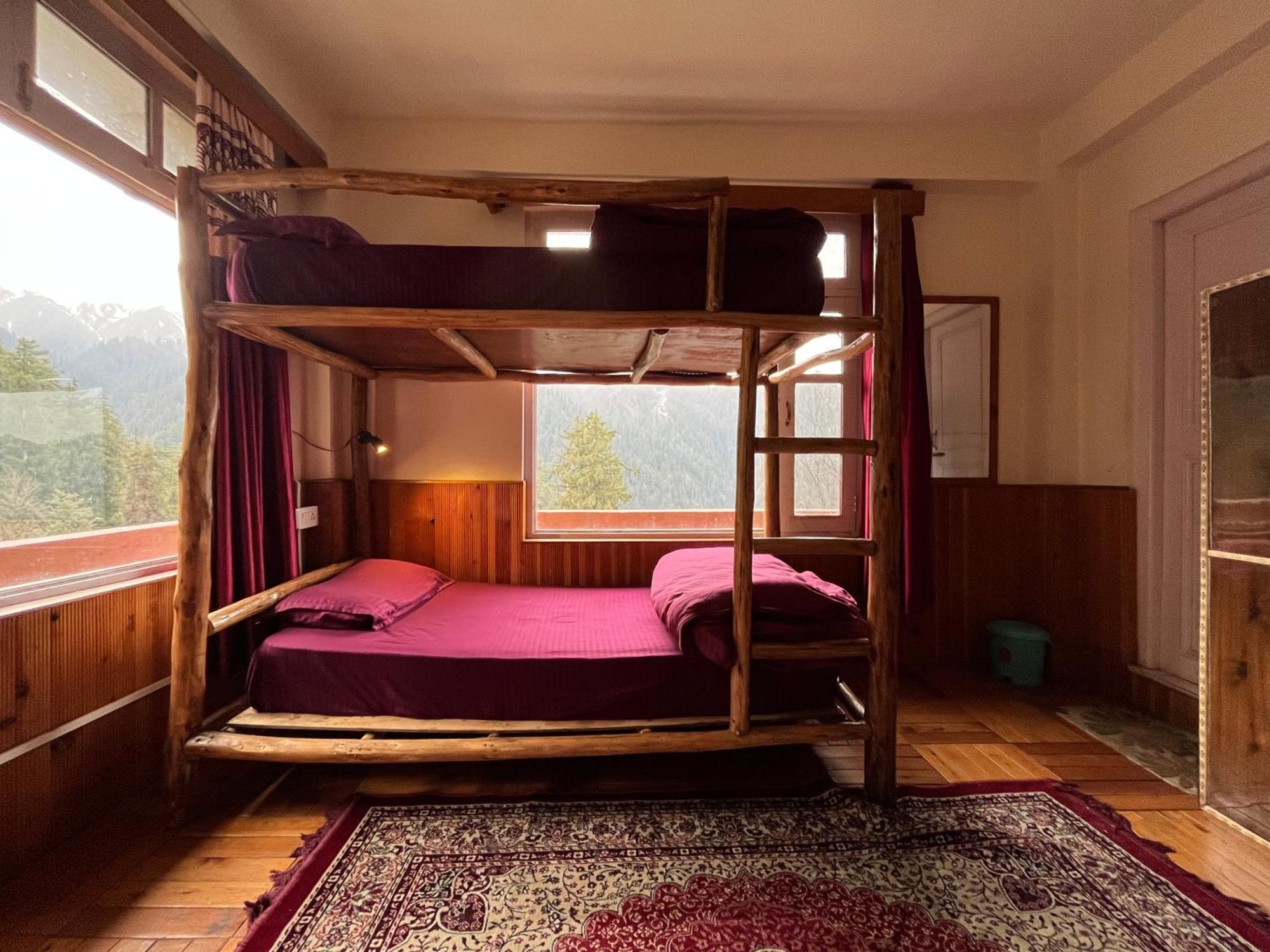 Odin Hostel Shoja Exteriör bild